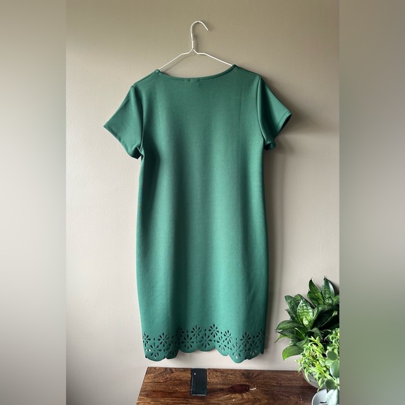 Green crepe dress with bottom detailing - Picture 2 of 4